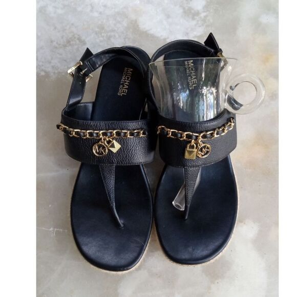Michael Kors Elsa Leather Wedge Thong Sandal Charm Logo Black - Picture 4 of 11